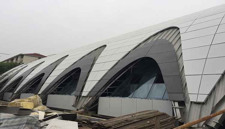 武漢地質(zhì)大學(xué)體育館工程.jpg